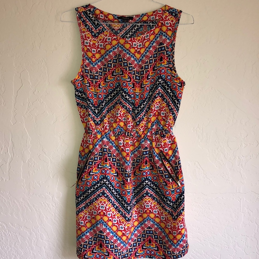 Women’s spring/summer dress with zipper pockets